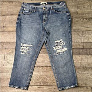 Casual Blue Distressed Women's Cropped Jeans